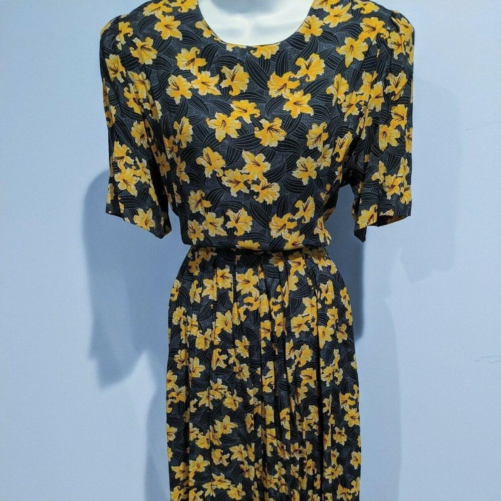 Michelle Stuart Vintage Black and Yellow Floral Rayon Dress with Pockets Size 8